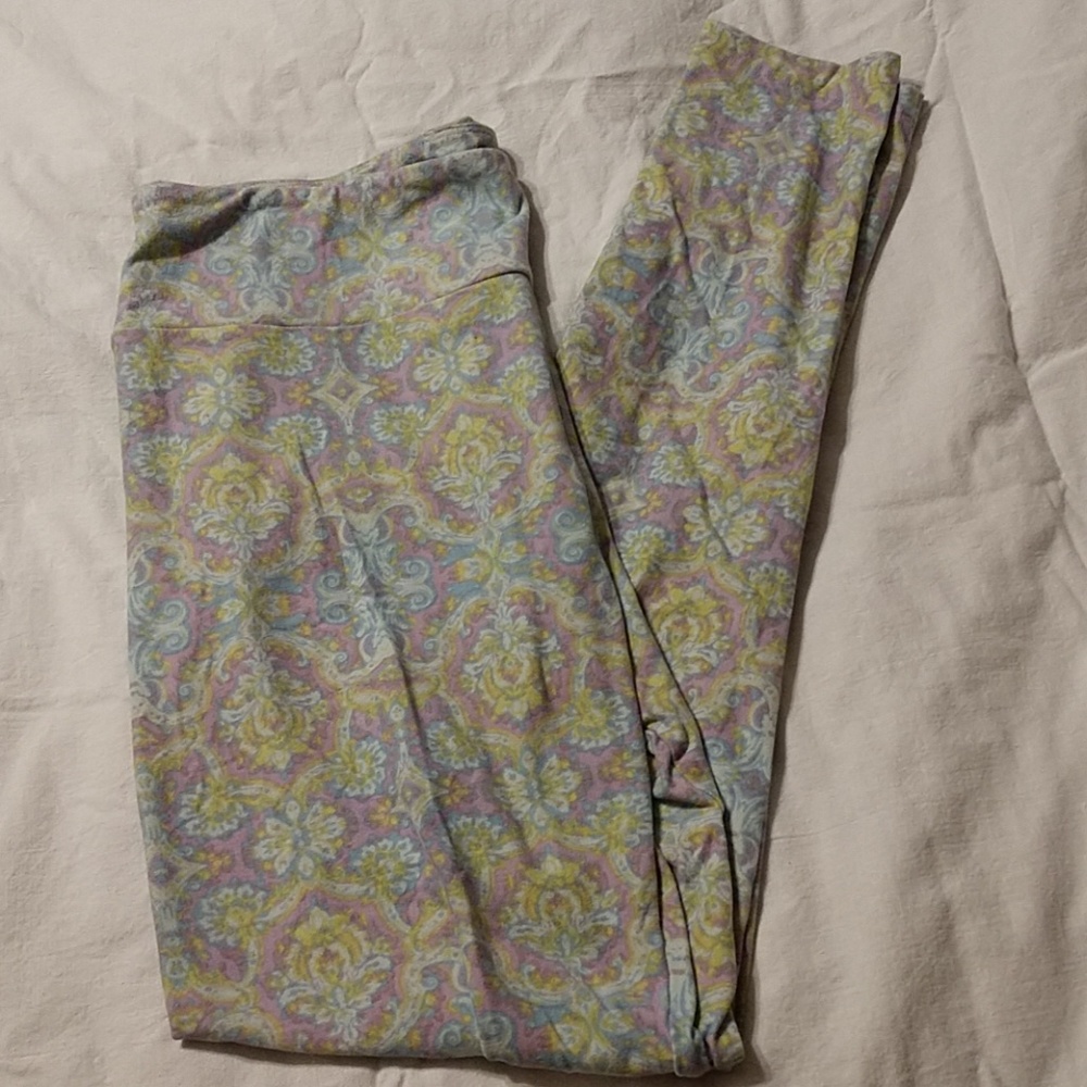 Lularoe leggings tall and curvy